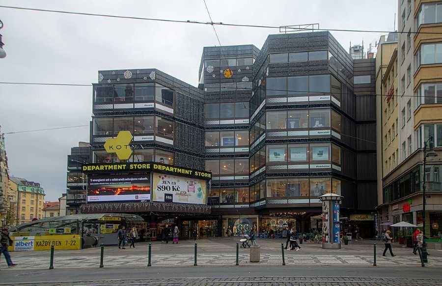 Bezpečná rekonstrukce Kotvy: 308 tun azbestu zmizí do roku 2027