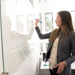 Chystáte se na pracovní pohovor? Toto nechte ve skříni