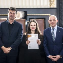 Absolventi programu Mezinárodní ceny vévody z Edinburghu byli oceněni na Staroměstské radnici