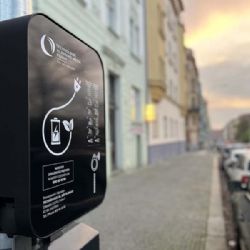 Dobíjecí infrastruktura pro elektromobily by mohla být z podstatné části financována z evropských peněz