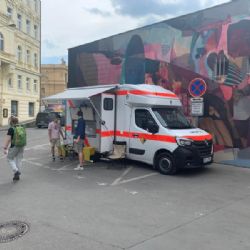 Hlavní město podpořilo provoz mobilní ošetřovny organizace Drop In 199 tisíci korunami