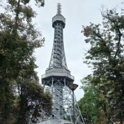 Hlavní město v rámci solidarity s Ukrajinou rozsvítí petřínskou věž do modré a žluté barvy