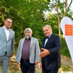 Hostivařská přehrada má nový bezpečnostní přeliv, vydrží desetitisíciletou vodu