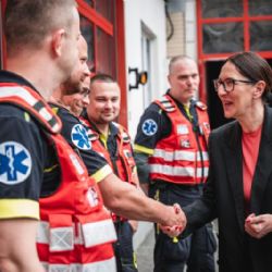 Inspektoři pražské záchranky se přestěhovali na hasičskou základnu v Sokolské ulici