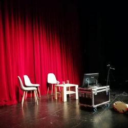 Městská divadla zůstanou zavřená do února, zato budou hrát i během letních divadelních prázdnin