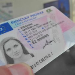 O řidičský průkaz je nově možné zažádat elektronicky bez nutnosti čekat ve frontě na úřadu