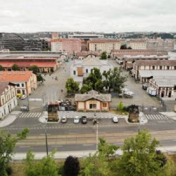 Osmnáct studií z devíti zemí světa se účastní soutěže na novou podobu veřejných prostor Pražské tržnice