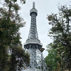 Petřínská rozhledna se rozsvítí v barvách Spojených arabských emirátů k jejich 50. výročí založení