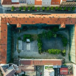 Praha získá ve směnách se státem Kasárna Karlín, zámek Veleslavín a další nemovitosti