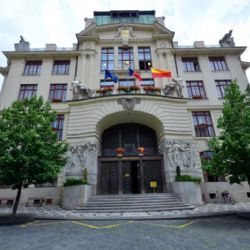 Pražané a COVID-19: Většina jich situaci zvládá, rozumí opatřením a obává se hlavně o své blízké