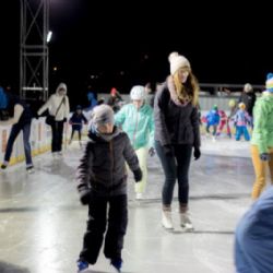 Pražané a návštěvníci metropole si budou moci i letos zdarma zabruslit na Letné