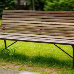 Pražské lavičky budou po Praze zdobit i ulice Bratislavy