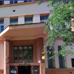 Pražské zastupitelstvo zmocnilo radu, aby se účastnila případných dražeb na nemovitosti prodávané Českou poštou