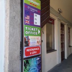 Pražští radní schválili další kroky k odstraňování vizuálního smogu, zmizí 11 billboardů