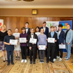 Účastníci pražského kola Kraje pro bezpečný internet obdrželi diplomy v Rezidenci primátora