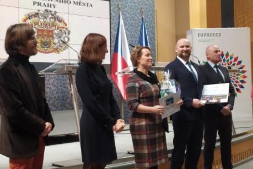 Foto: Vítězným úřadem v soutěži v rovných příležitostí mužů a žen se stal pražský magistrát