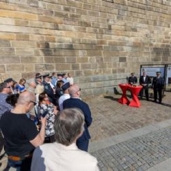 Výstava Pražští hasiči nového tisíciletí na náplavce Rašínova nábřeží ukazuje mimořádnou práci hasičů