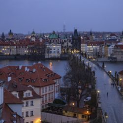 Jak přežít městský ruch? Nejlepší sluchátka pro klid nejen v pražských ulicích