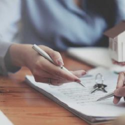 Nejčastější chyby, které lidé dělají při koupi bytu bez právníka