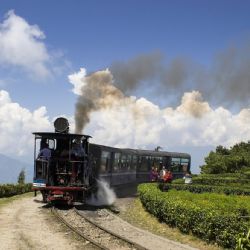 Výlet vláčkem do tajemné Malé a Velké Ameriky: objevte legendy a poklady zatopených lomů!