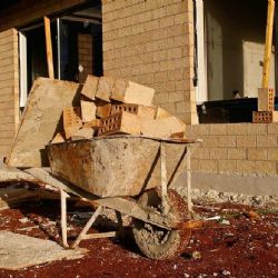 Možný kolaps nového stavebního systému v kraji ohrožuje investice