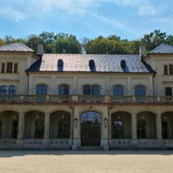 Oprava Šlechtovy restaurace znovu odkládána: Praha čeká do jara 2027