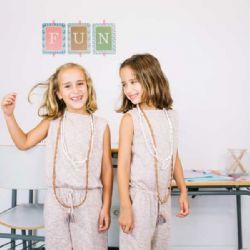 Základky zpřísňují dress code: pryč s tepláky a crop topy!