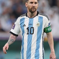 Messi neplánuje opustit hřiště