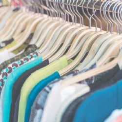 Obleč Prahu: Interaktivní mapa pro třídění textilu v Praze