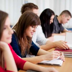 Počet středoškoláků v Česku za pět let vzrostl o jednu pětinu