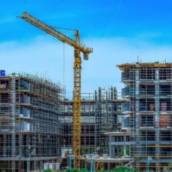 Praha může pojmout dalších 400 tisíc obyvatel, brzdí ji přeregulace