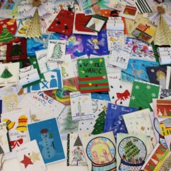 1 350 seniorů z Prahy 7 dostane vánoční přání od dětí