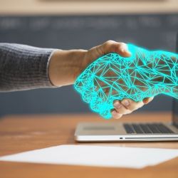 100 let robota: Umělá inteligence pomáhá proti fake news i lidem s Alzheimerem