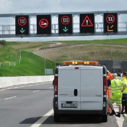 Další proměnné značky na dálnicích mají při kalamitě pomoct řídit dopravu