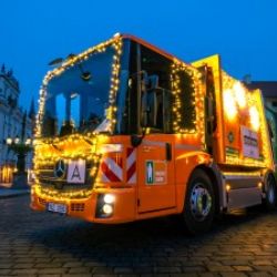 Do ulic opět vyjela vánoční kukačka