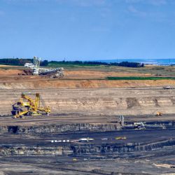 Doporučení Uhelné komise o konci hnědého uhlí v roce 2038 projednala vláda