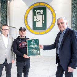 Karel Loprais získal in memoriam první výroční ocenění Radegastův Strážce Hořkosti