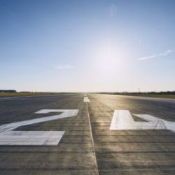 Letecký provoz se na tři měsíce kvůli údržbě přesune na vedlejší dráhu