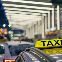 Letiště Praha zrušilo výběrové řízení na taxislužbu. Tendr vypíše znovu