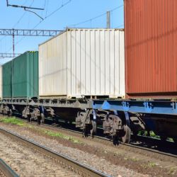 Ministerstvo dopravy podpoří nákladní železniční dopravce jezdící na elektřinu 100 miliony korun