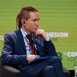 Ministr Bartoš v Bruselu: Peníze z EU mohou zmírnit krizi