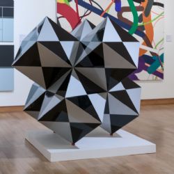 Muzeum umění získalo Diamant, výraznou plastiku Victora Vasarelyho