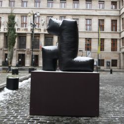 Na Mariánském náměstí pokračuje projekt exteriérových mikrovýstav současného umění