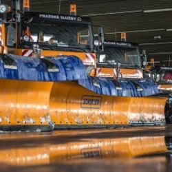 Náklaďáky Pražských služeb se připravují na zimu a mění kabáty