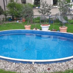 Nechte si zkontrolovat kvalitu vody v bazénech, vyzývají PVK