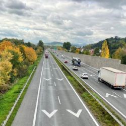 Nové značení pomáhá českým řidičům dodržovat bezpečnou vzdálenost