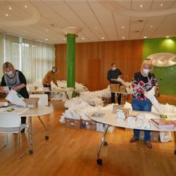 Obrázky se vzkazem aneb děti kreslí seniorům