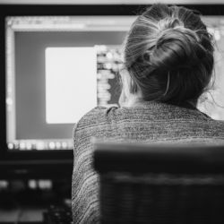 Práce na dálku se i díky pandemii stává běžnou