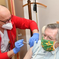 Praha 1 zahájila druhé kolo očkování seniorů 80+ a pomáhá i jným městským částem