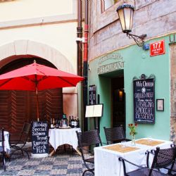 Praha 2: Poplatky za předzahrádky odpustíme až do konce října